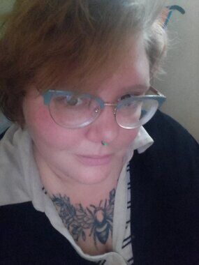 Meet the Artist, Ari